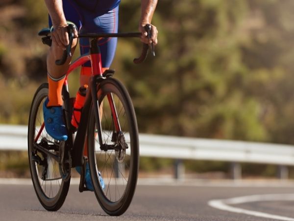Przewodnik po rowerach szosowych i jak wybrać najlepszy rower dla siebie